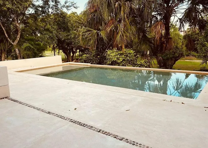 Spacious And Comfortable W Pool And Golf Apartment